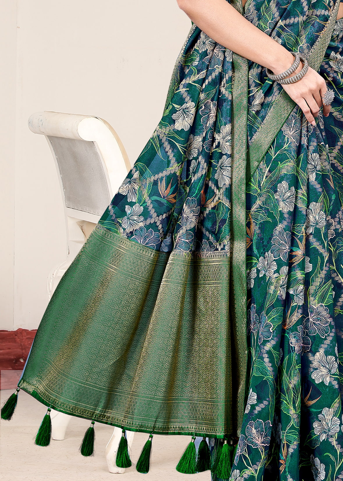 Bottle Green Organza Saree Showcasing Lush Floral Designs, Ornate Zari Border, and Intricate Zari Embellishments - Cyclone Silk 93070 Bottle Green Pallu View